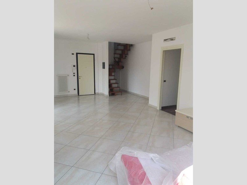 Quadrilocale in Affitto a Coriano, 1'150&euro;, 183 m², con Box