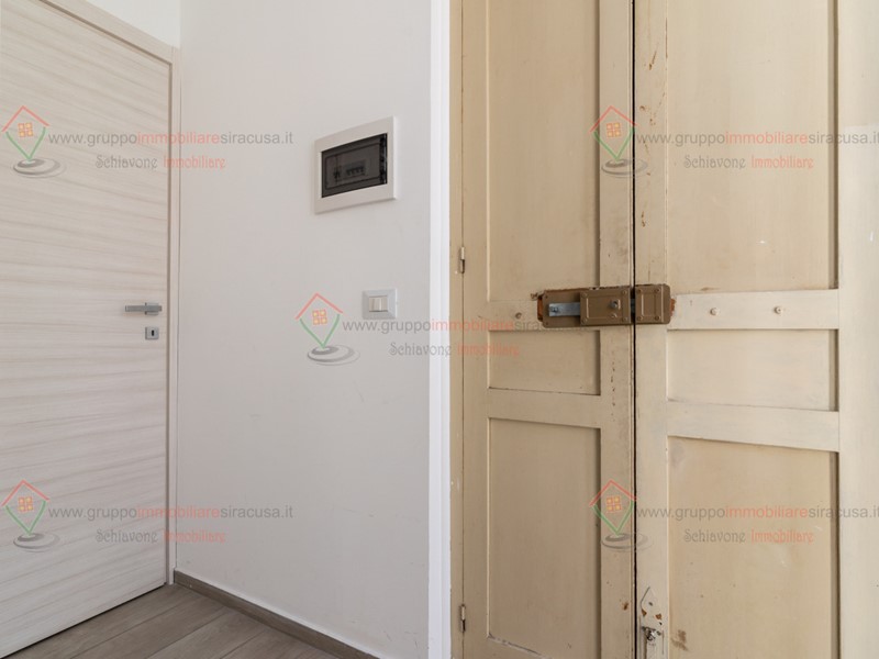 Trilocale in Vendita a Siracusa, zona Adda Gelone Timoleonte, 150'000&euro;, 74 m², arredato