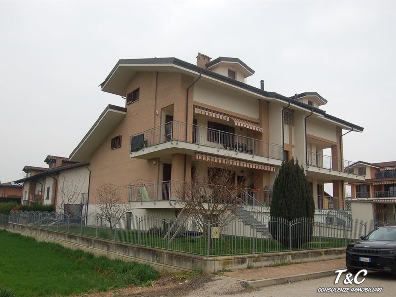Quadrilocale in Vendita a Poirino, 215'000&euro;, 159 m²