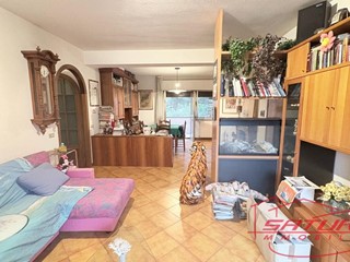 Appartamento in Vendita a Lucca, zona Pontetetto, 220'000&euro;, 118 m², con Box