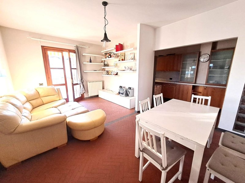 Trilocale in Vendita a Massa, zona Marina di Massa, 230'000&euro;, 70 m²