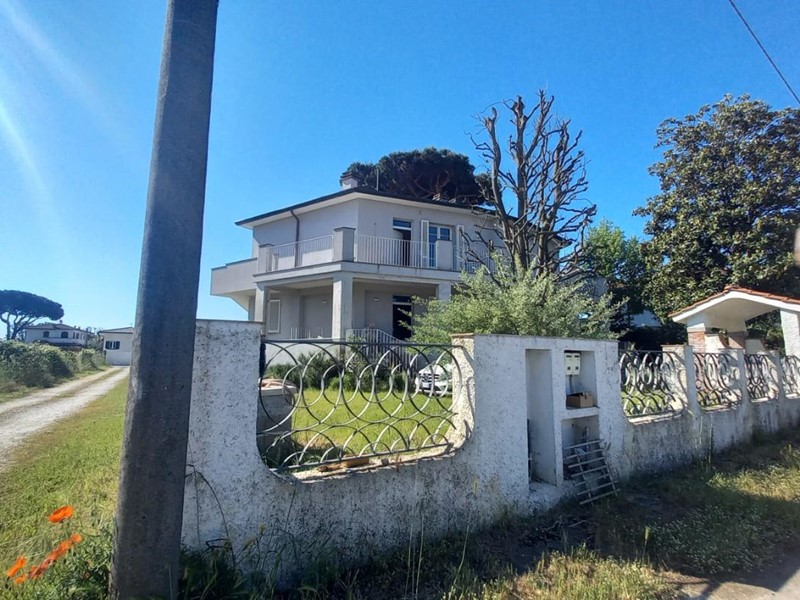 Trilocale in Affitto a Camaiore, zona Lido di Camaiore, 4'000&euro;, 75 m², arredato