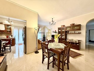 Quadrilocale in Vendita a Partinico, 79'000&euro;, 115 m²