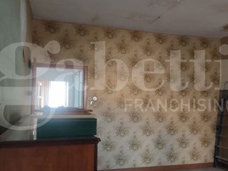 Appartamento in Vendita a Faenza, 230'000&euro;, 221 m²