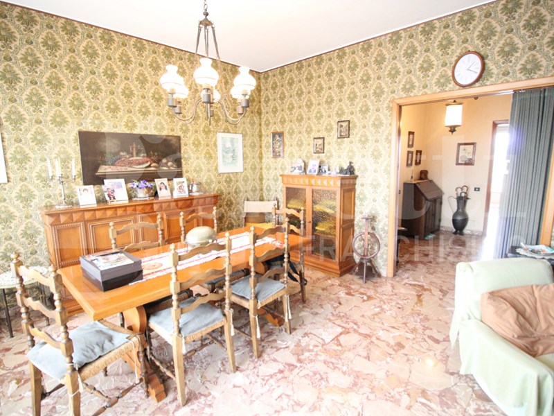 Trilocale in Vendita a Sesto San Giovanni, 285'000&euro;, 110 m², con Box