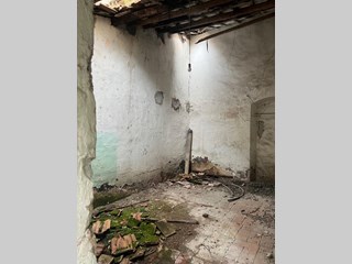 Appartamento in Vendita a Terni, 25'000&euro;, 180 m²