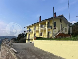 Appartamento in Vendita a Benevento, 138'000&euro;, 150 m²