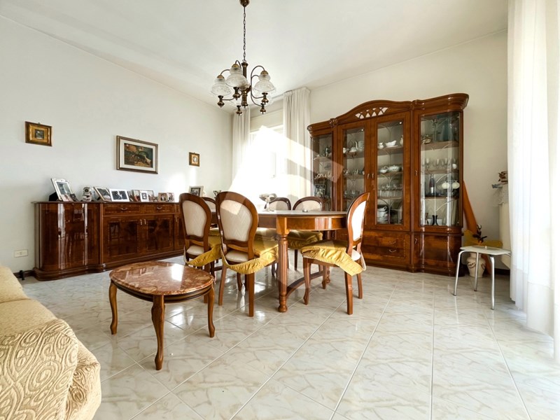 Quadrilocale in Vendita a Jesi, zona ZONA 4B, 172'000&euro;, 166 m², con Box