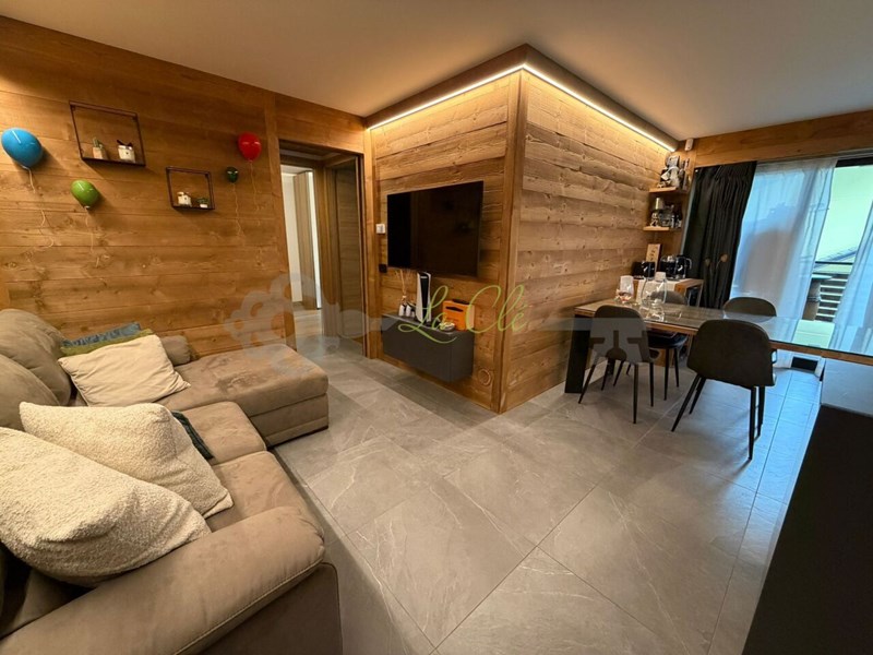 Trilocale in Vendita a Courmayeur, 60 m², arredato