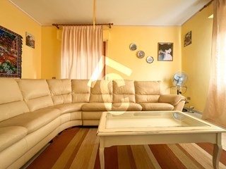 Appartamento in Vendita a Maiolati Spontini, zona Moie, 129'000&euro;, 146 m², con Box