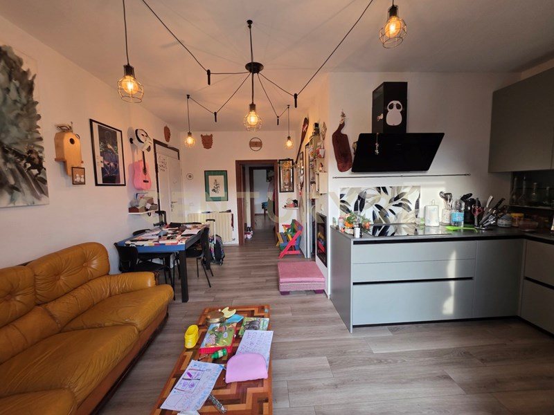 Quadrilocale in Vendita a Gavorrano, 135'000&euro;, 76 m², con Box