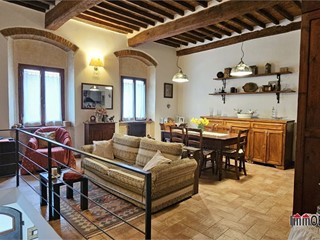 Appartamento in Vendita a Colle di Val D'Elsa, 350'000&euro;, 215 m²