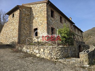 Appartamento in Vendita a Castellina in Chianti, 351'000&euro;, 90 m²