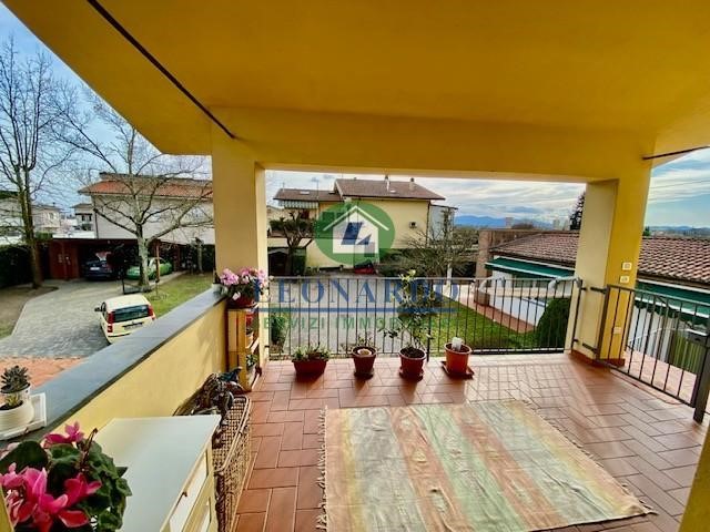 Attico in Vendita a Massa e Cozzile, zona Traversagna, 250'000&euro;, 90 m²