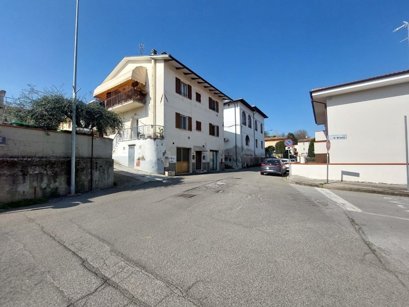 Quadrilocale in Vendita a San Miniato, zona Ponte a Egola, 148'000&euro;, 100 m²