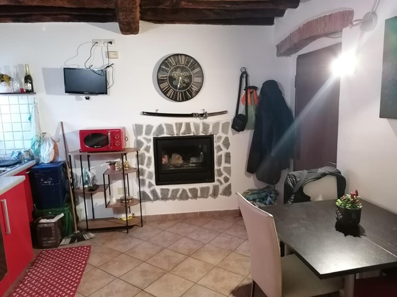 Bilocale in Vendita a Carrara, zona Nazzano, 75'000&euro;, 37 m², arredato