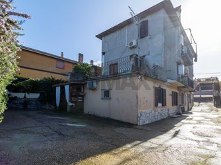 Bilocale in Vendita a Frascati, 80'000&euro;, 55 m²