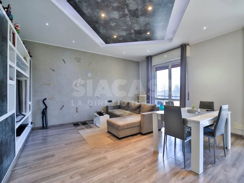 Trilocale in Vendita a Bernareggio, 98'000&euro;, 103 m²