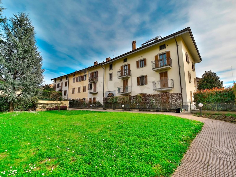 Trilocale in Vendita a Lesmo, 320'000&euro;, 118 m²