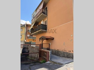 Quadrilocale in Vendita a Camporotondo Etneo, 145'000&euro;, 110 m²