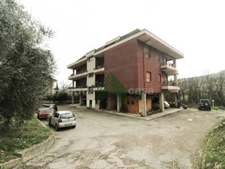 Attico in Vendita a Montorio al Vomano, 68'000&euro;, 113 m²