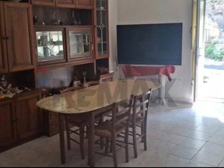 Trilocale in Vendita a Lentini, 19'000&euro;, 71 m²