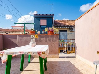 Appartamento in Vendita a Catania, 138'000&euro;, 126 m²