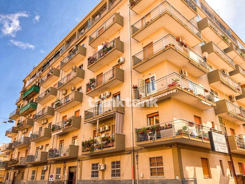 Appartamento in Vendita a Catania, 125'000&euro;, 100 m²
