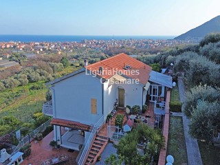 Appartamento in Vendita a Borghetto Santo Spirito, 450'000&euro;, 126 m²