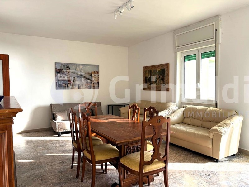 Appartamento in Vendita a Gallipoli, 350'000&euro;, 127 m², con Box