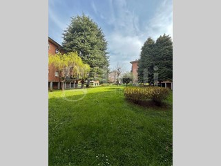 Trilocale in Vendita a Senago, 240'000&euro;, 98 m², con Box