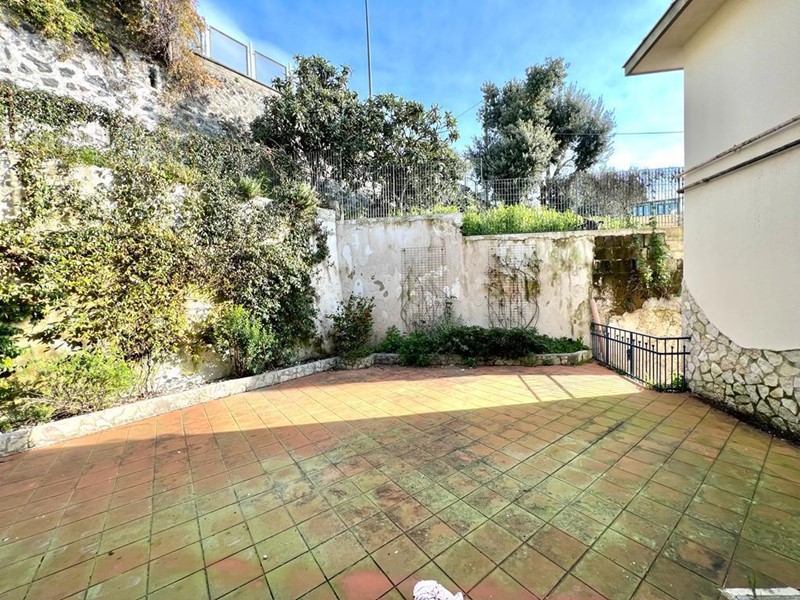 Bilocale in Affitto a Pozzuoli, 750&euro;, 75 m²