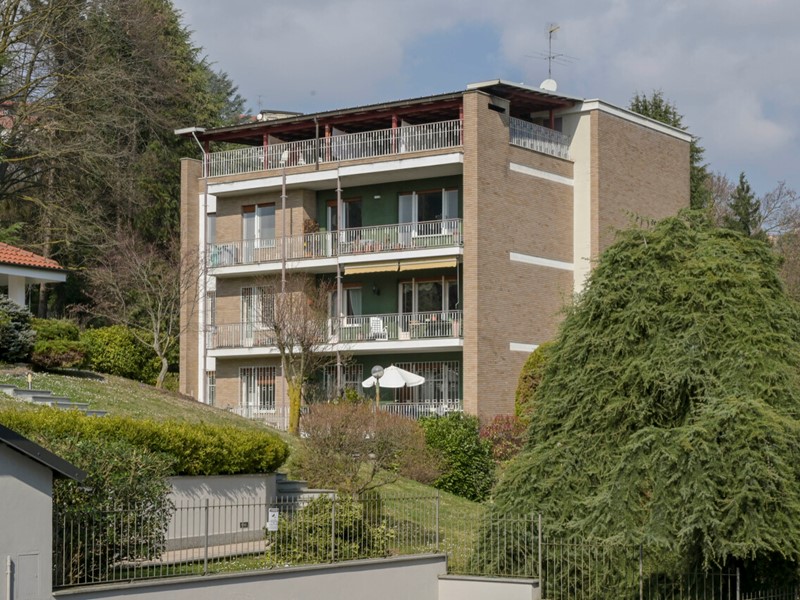 Appartamento in Vendita a Pino Torinese, 295'000&euro;, 190 m², con Box