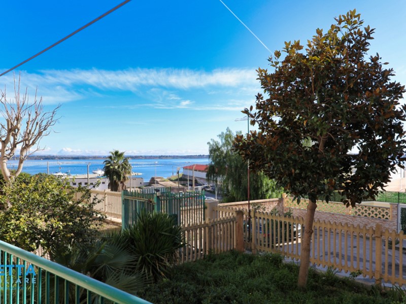 Quadrilocale in Vendita a Taranto, zona Tamburi, 55'000&euro;, 115 m²