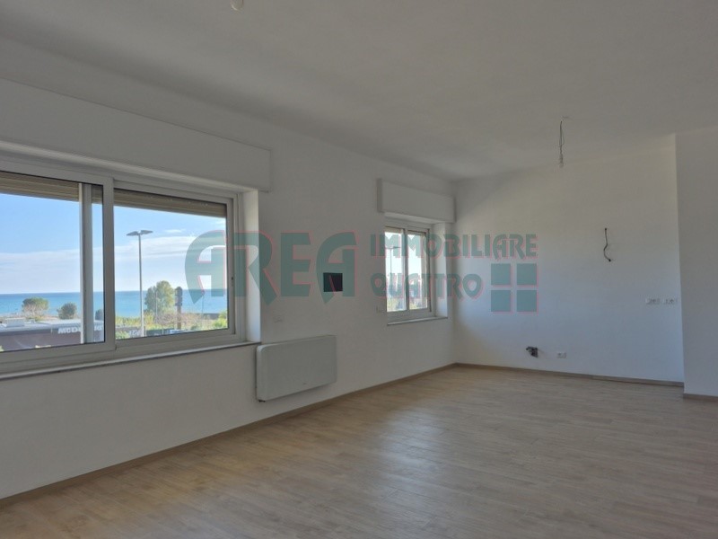 Quadrilocale in Vendita a Imperia, zona Ferriere, 349'000&euro;, 120 m²