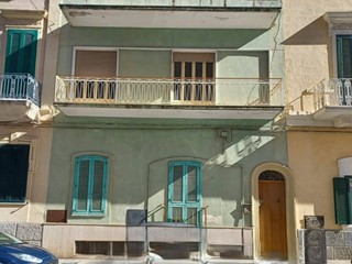 Appartamento in Vendita a Monopoli, zona CENTRALE, 175'000&euro;, 106 m²