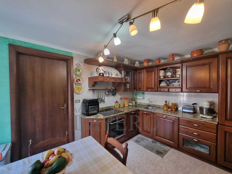 Quadrilocale in Vendita a Ventimiglia, zona Centro Storico, 140'000&euro;, 87 m²