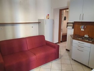 Monolocale in Affitto a Laveno Mombello, zona centro, 430&euro;, 30 m², arredato