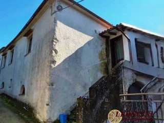 Appartamento in Vendita a Licciana Nardi, 24'740&euro;, 169 m²