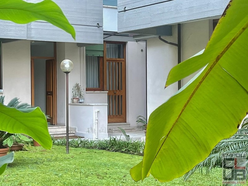 Trilocale in Vendita a Viareggio, 405'000&euro;, 58 m², arredato