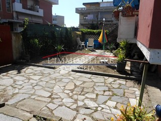 Quadrilocale in Vendita a Carrara, zona Marina di Carrara, 178'000&euro;, 75 m², arredato