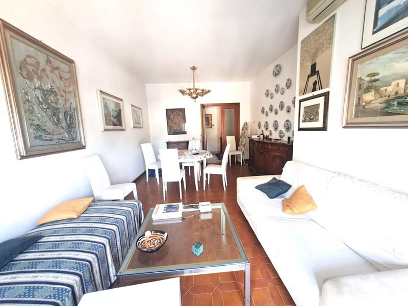 Quadrilocale in Affitto a Carrara, zona Marina di Carrara, 900&euro;, 90 m², arredato
