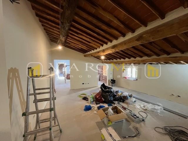Quadrilocale in Vendita a Lucca, 650'000&euro;, 138 m², con Box