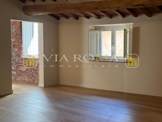 Quadrilocale in Vendita a Lucca, 650'000&euro;, 138 m², con Box