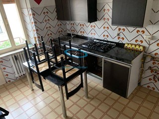 Appartamento in Vendita a Fabriano, 95'000&euro;, 100 m²