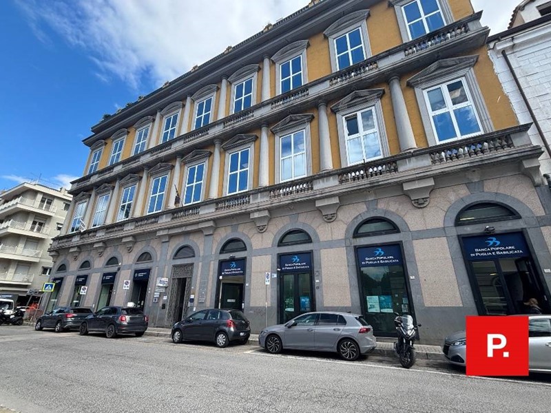 Appartamento in Vendita a Caserta, 1'250'000&euro;, 205 m²