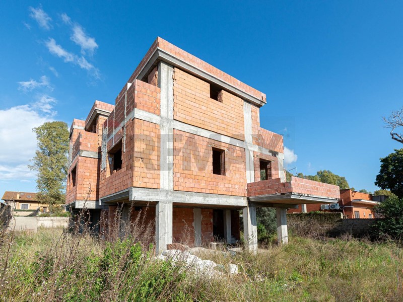 Appartamento in Vendita a Roma, 370'000&euro;, 400 m²