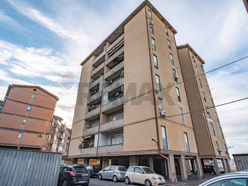 Quadrilocale in Vendita a Catania, 70'000&euro;, 106 m²