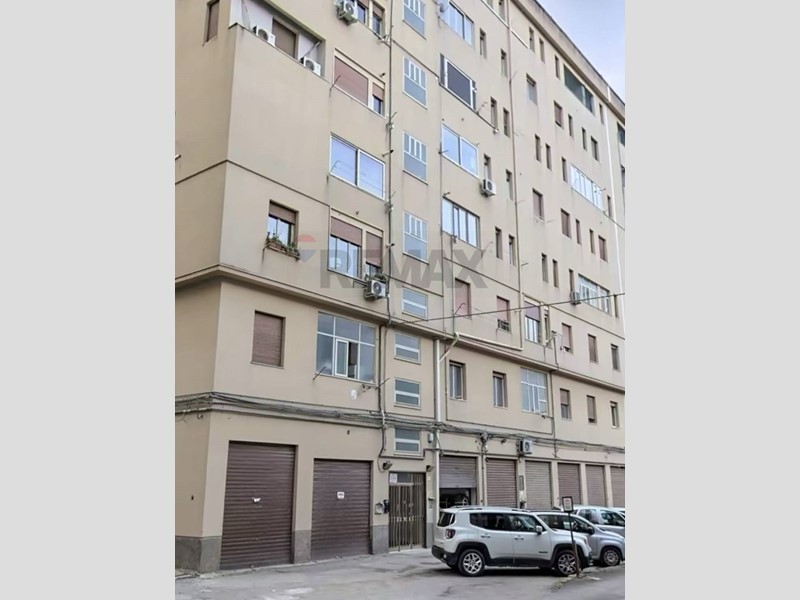 Appartamento in Vendita a Caltanissetta, 53'000&euro;, 102 m²
