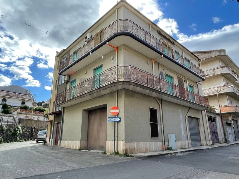 Quadrilocale in Vendita a Francavilla di Sicilia, 75'000&euro;, 140 m²